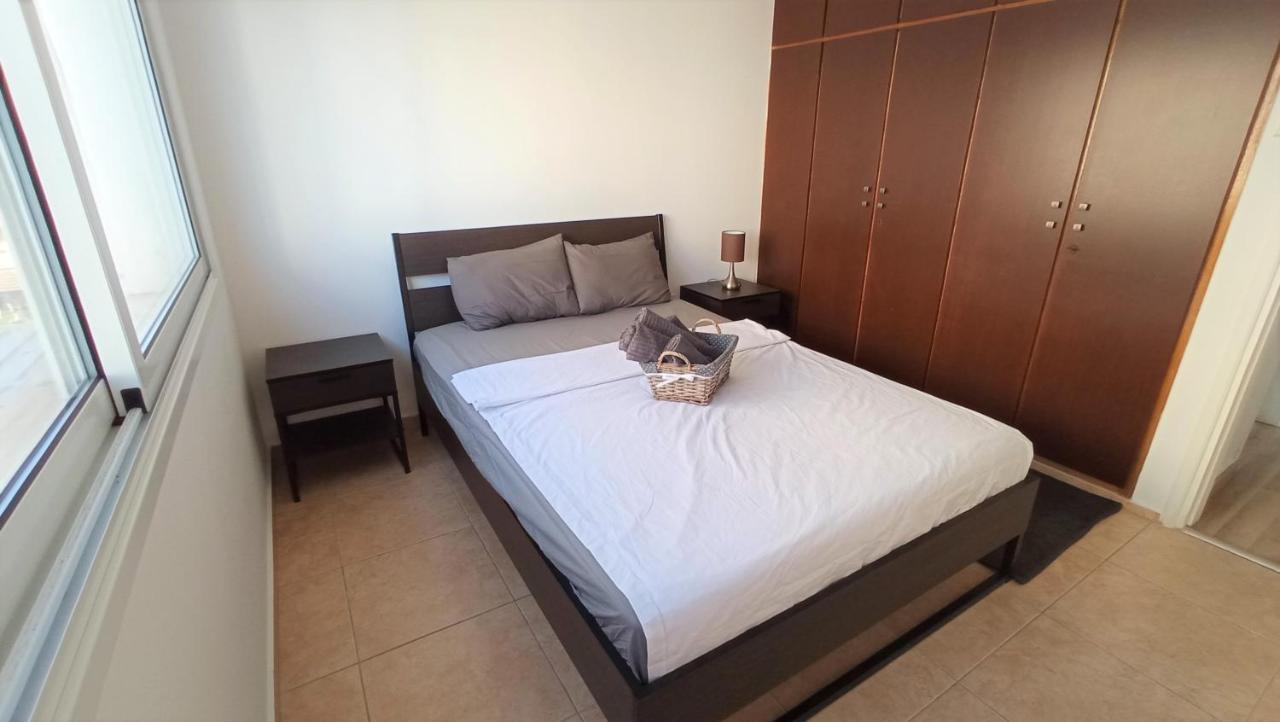 5 Min To The Beach Holiday Shared Apartment Incl Netflix - Private Room In 3 Bdr Apt Larnaca Exteriör bild