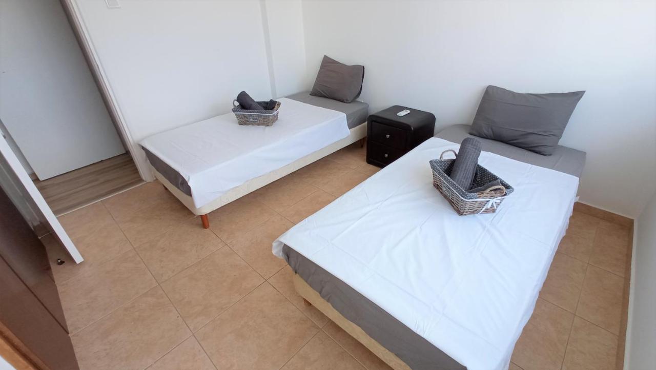 5 Min To The Beach Holiday Shared Apartment Incl Netflix - Private Room In 3 Bdr Apt Larnaca Exteriör bild