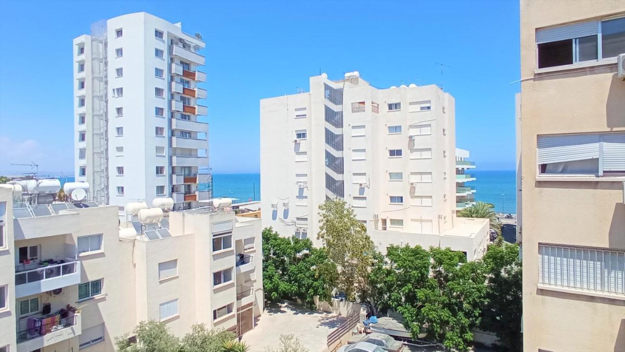 5 Min To The Beach Holiday Shared Apartment Incl Netflix - Private Room In 3 Bdr Apt Larnaca Exteriör bild