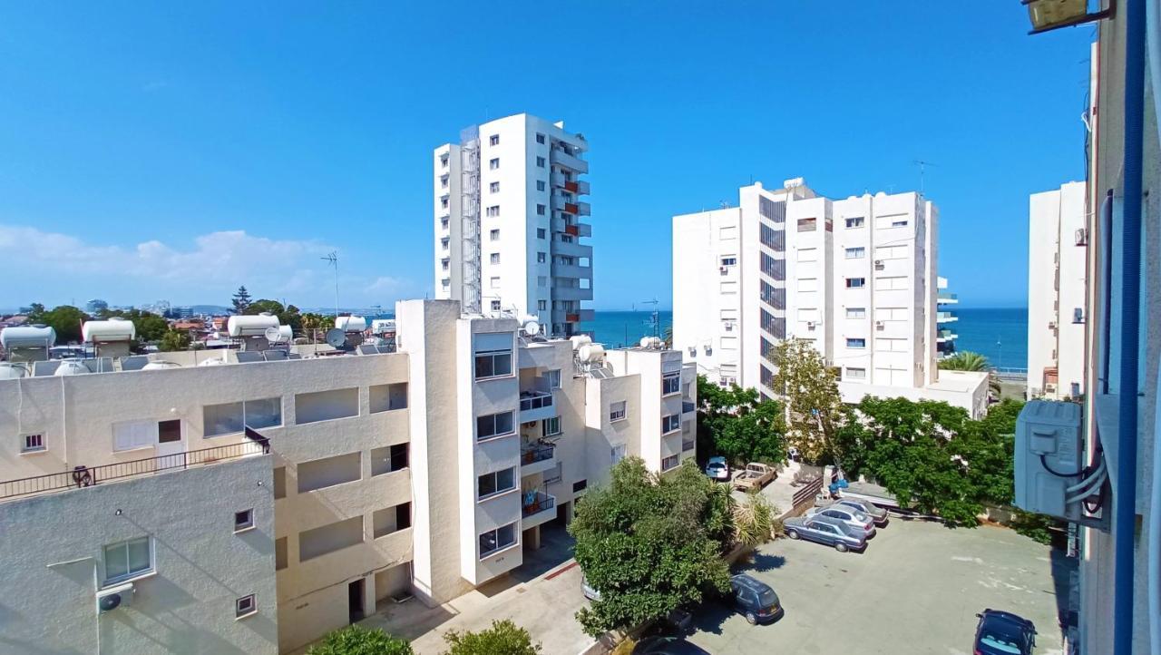 5 Min To The Beach Holiday Shared Apartment Incl Netflix - Private Room In 3 Bdr Apt Larnaca Exteriör bild